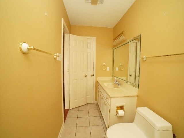Building Photo - 1570 Heartwood Dr