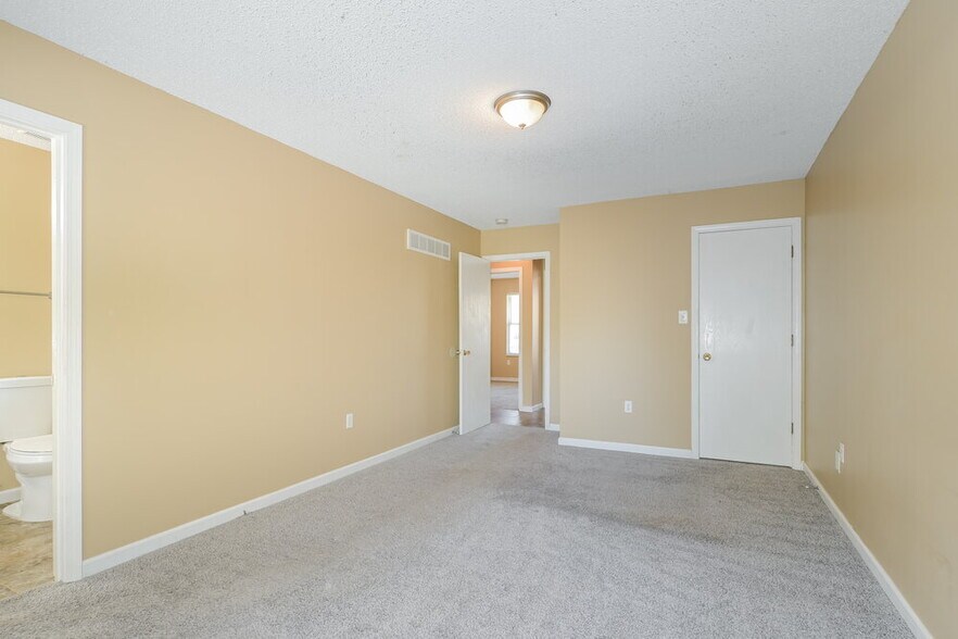 Building Photo - 1233 Colby Dr