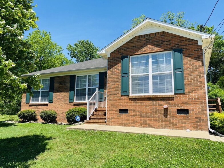 Primary Photo - 828 Mulberry Dr
