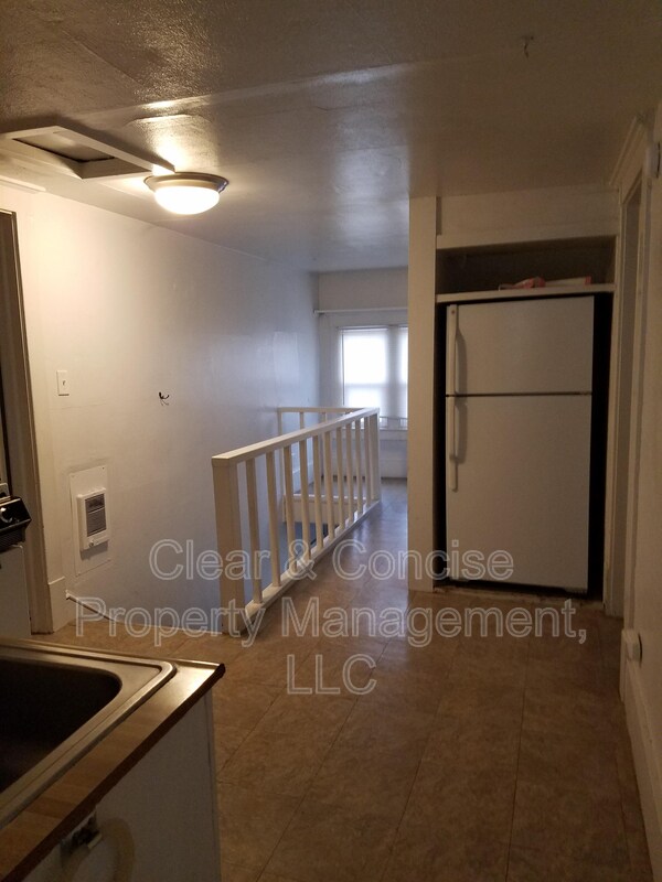 Building Photo - 157-154 Monroe St