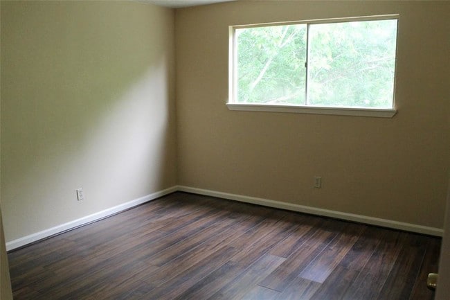 Building Photo - 3806 Old Chocolate Bayou Rd