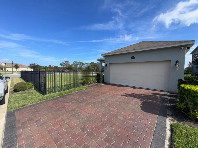 Building Photo - 8503 Tavernier Aly