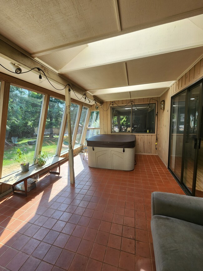 Building Photo - 20 Warbler Ln