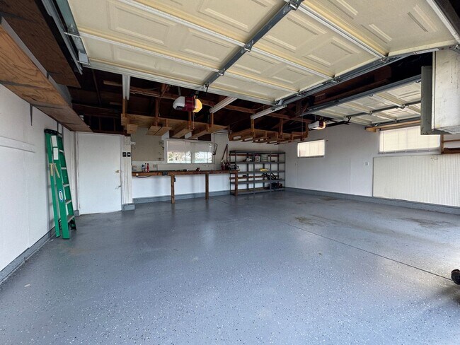 Building Photo - 3BD/2BA HOME AVAILABLE IN NORTH CLAIREMONT ONLY $4,195!