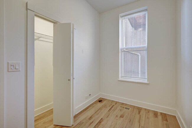 Building Photo - 1823 W 17th St