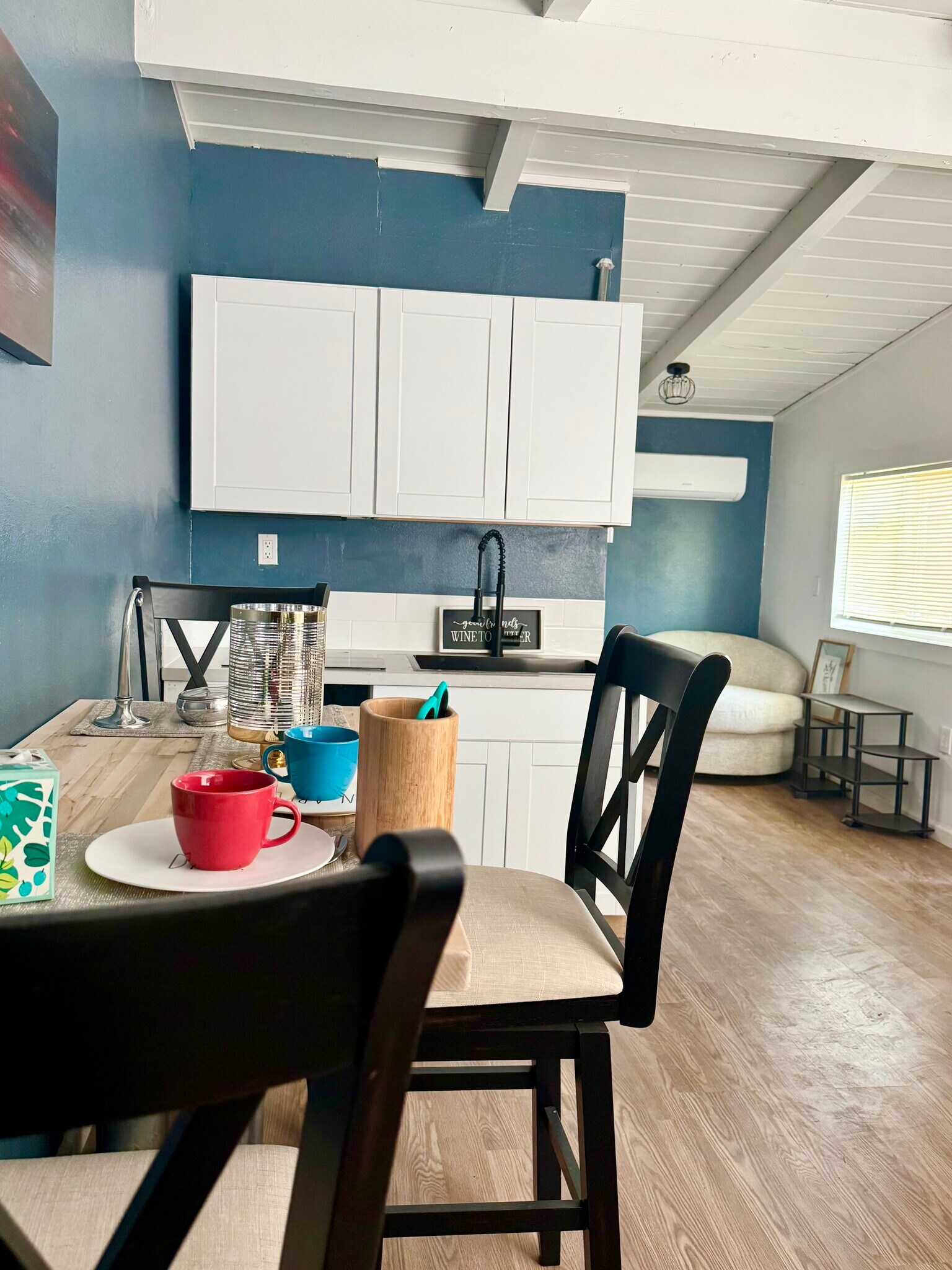 Building Photo - 6015 N Alturas Ave