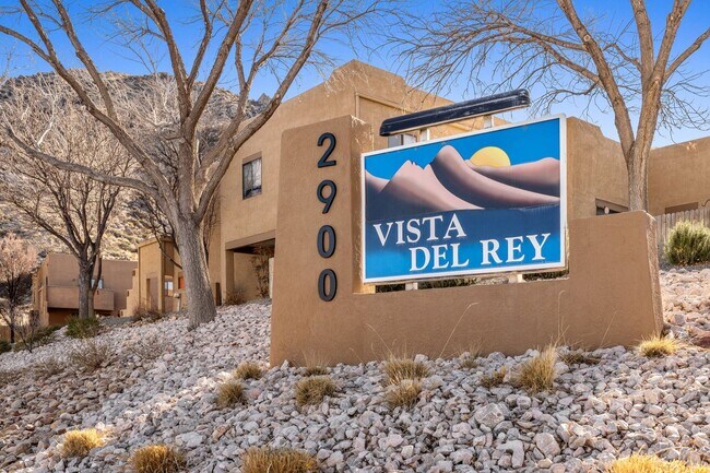 Building Photo - 2900 Vista Del Rey NE