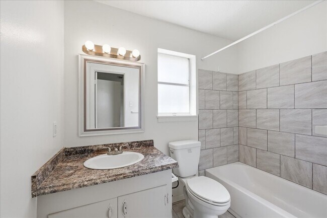 Building Photo - 118 8th Ave