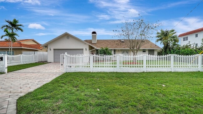 Building Photo - 1412 NE 53rd Ct