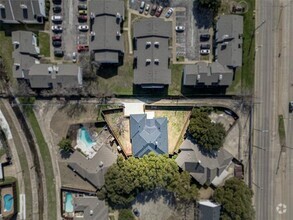 Building Photo - 13002 Halwin Cir
