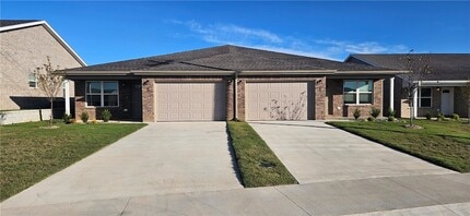 Building Photo - 624 NW 69th Ave