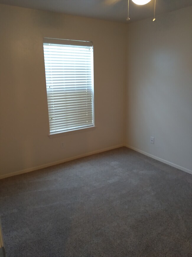 Building Photo - 1141 Woodlands Park Dr