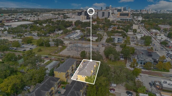 Building Photo - 28 W Esther St