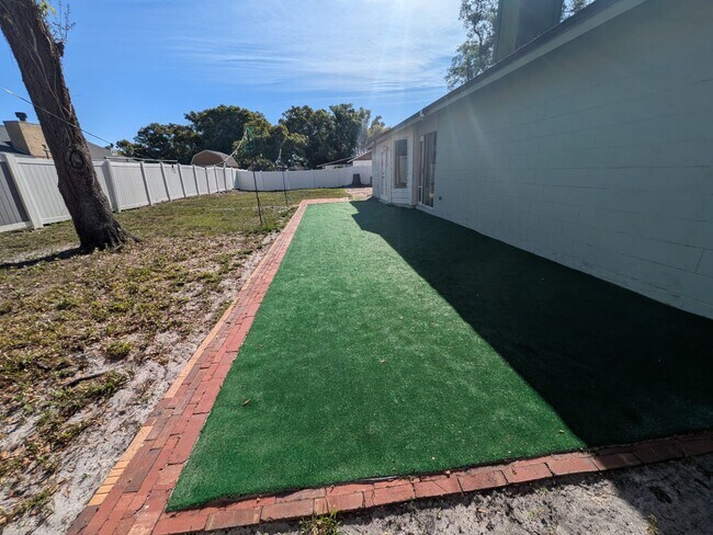 Building Photo - 4537 Malik Cresent