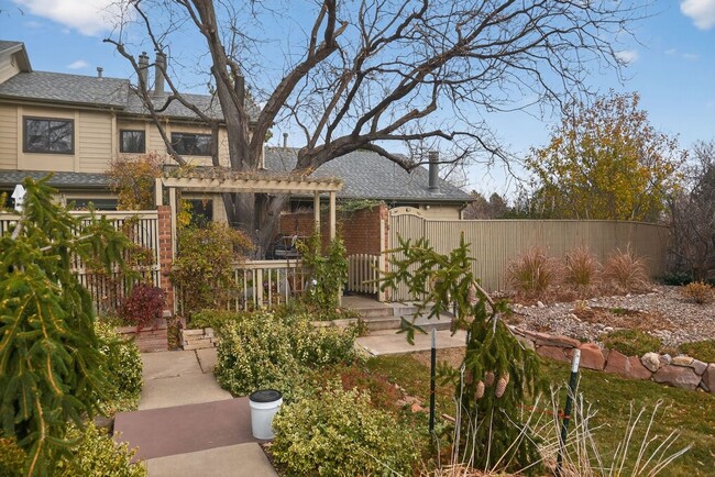 Building Photo - 770 Quince Cir