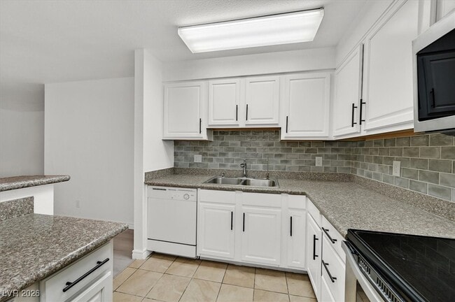 Building Photo - 5499 Indian River Dr