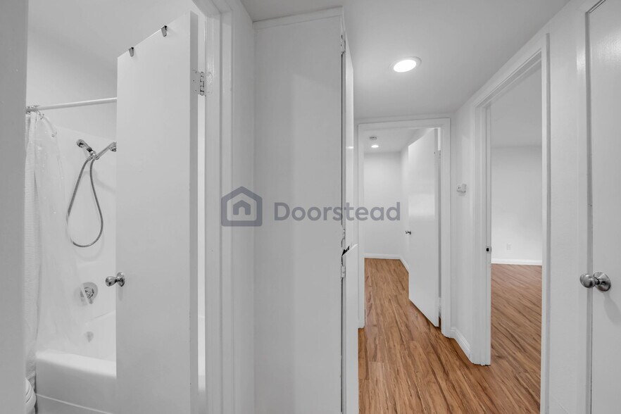 Building Photo - 12464 Rancho Vista Dr