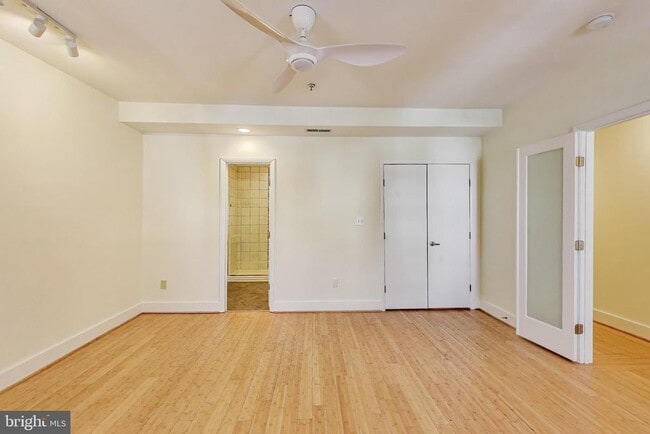 Building Photo - 1129 Columbia Rd NW