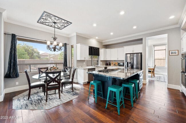 Building Photo - 630 S Boulder Ct