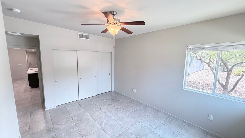 Building Photo - 3026 N Dasylirion Dr