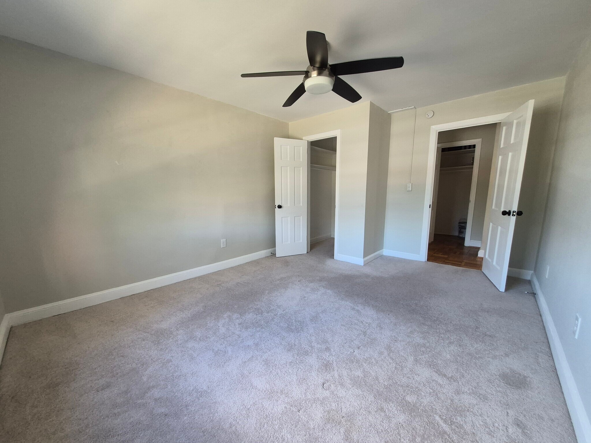 Building Photo - 1602 W Abingdon Dr