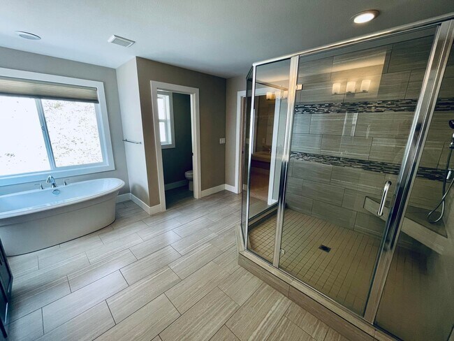 Building Photo - 8113 173rd Ave E