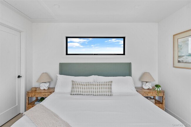 Building Photo - 319 Wilmot Rd