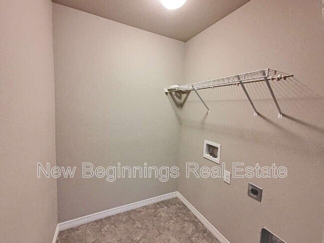 Building Photo - 6134 Meadowbank Ln