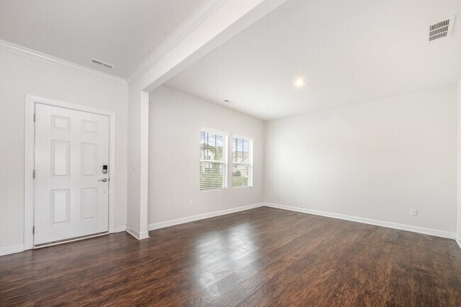 Building Photo - 8604 Caruthers Dr