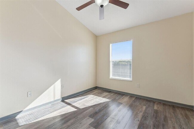 Building Photo - 6215 S Chickasaw Trail