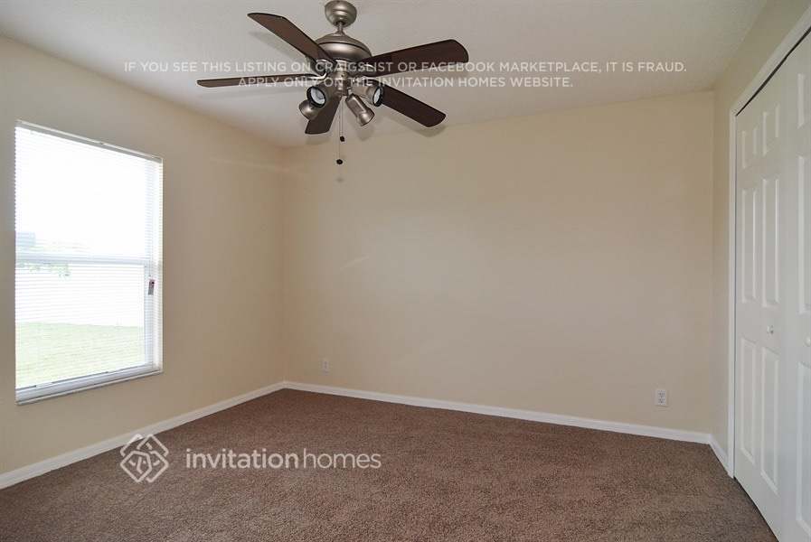 Building Photo - 2321 SW Kent Cir