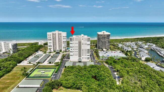 Building Photo - 5049 N Hwy A1A