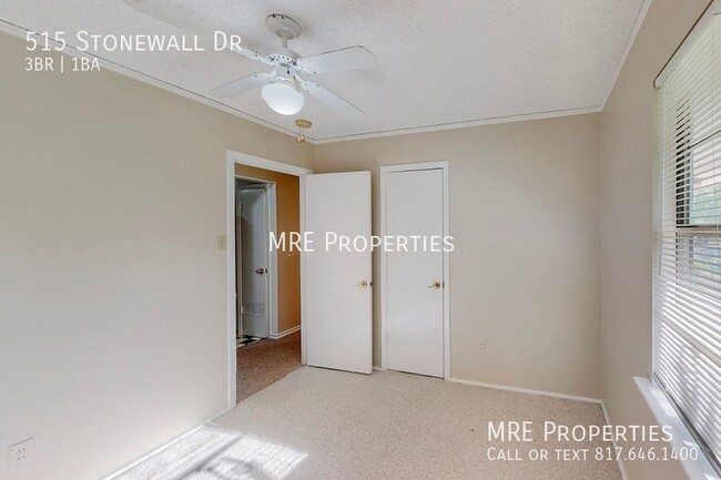Building Photo - 515 Stonewall Dr