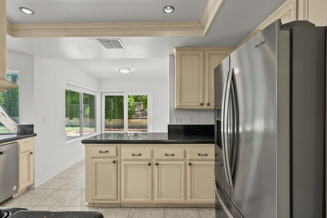 Building Photo - 7231 Spring Ct