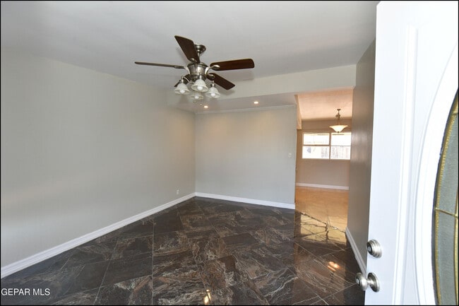 Building Photo - 9143 Matterhorn Dr