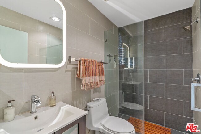 Building Photo - 1979 Grace Ave