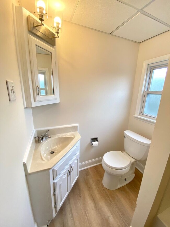 Building Photo - 3 Bed/1 Bath Home in Beechview with Bonus Room-Convenient to Downtown! Available October!