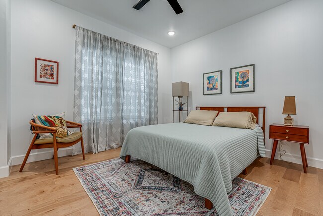 Building Photo - 211 Gibson
