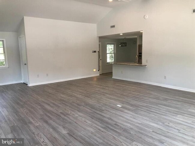 Building Photo - 75 S Main St