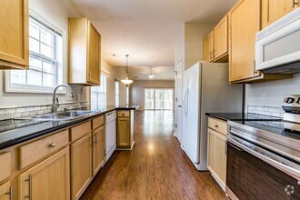 Building Photo - 2021 Claret Ln