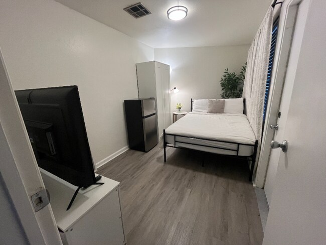 Primary Photo - 7327 Sovereign Ct