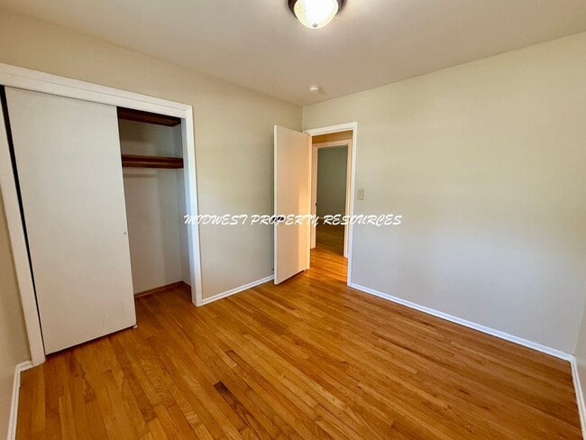 Building Photo - Spacious Home 3 Bedroom w/Fin basement for...