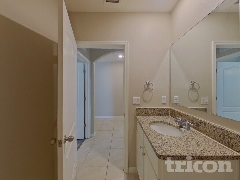 Building Photo - 9013 Pinales Wy