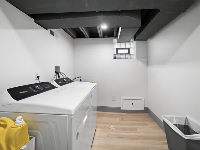 Building Photo - 432 N Firestone Blvd