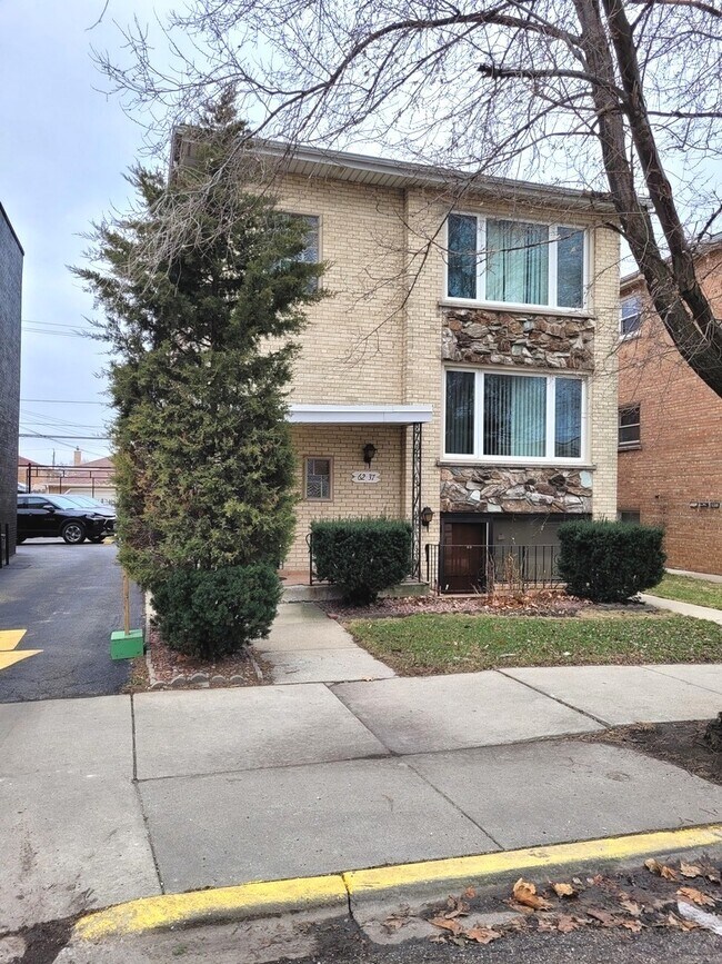 Primary Photo - 6237 W 63rd St