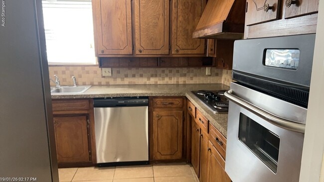 Building Photo - 905 Rose St