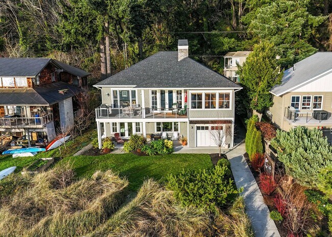 Building Photo - Impeccable Low Bank Bainbridge Waterfront Home with Private Dock