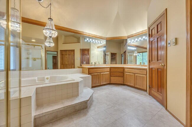 Building Photo - NO SHOWINGS AT THIS TIME. ALREADY HAVE APPLICATION ON HOME! Welcome to your new home, located in ...