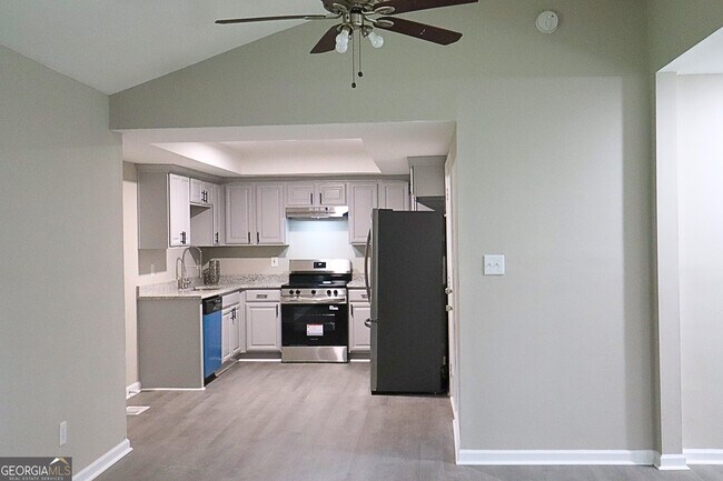 Building Photo - 3793 Rainbow Dr