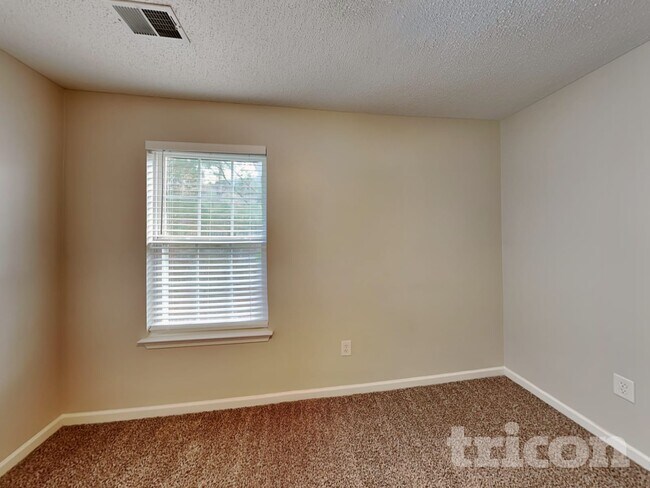 Building Photo - 104 Rampart St